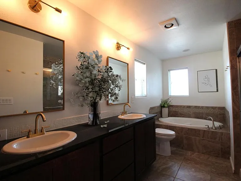 2551 W Sorbonne Dr — Photo 9
