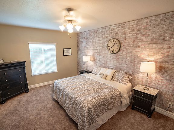 3rd image of 3326 S Red Tailed Cres