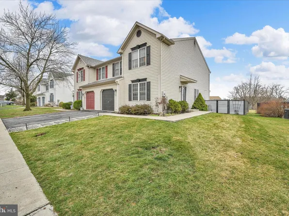 247 Bainbridge Cir, Sinking Spring, PA 19608