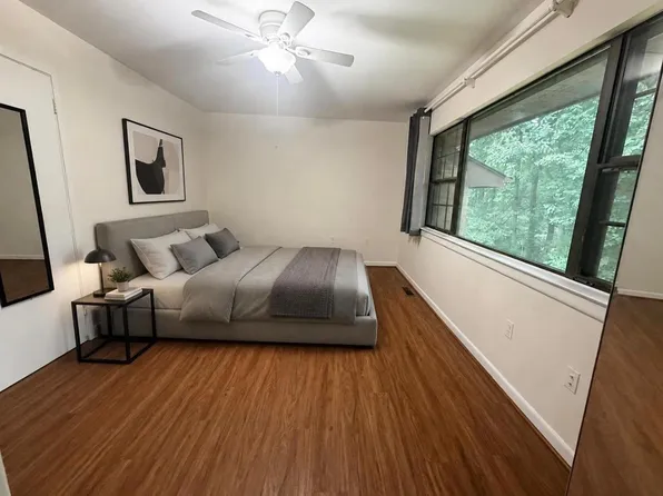 2036 Headlands Cir, Reston, VA 20191