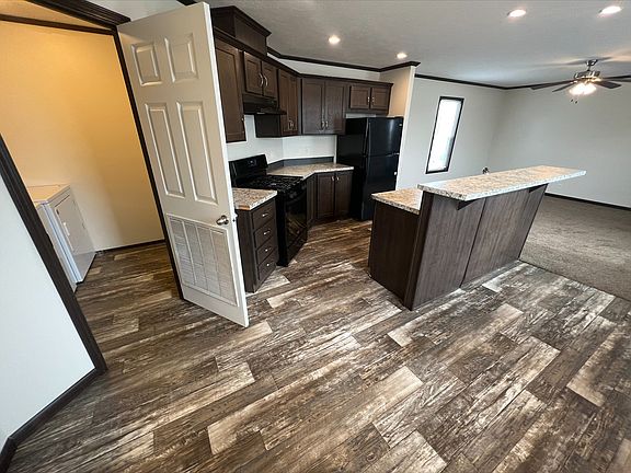 4th image of 1250 Paree St #290