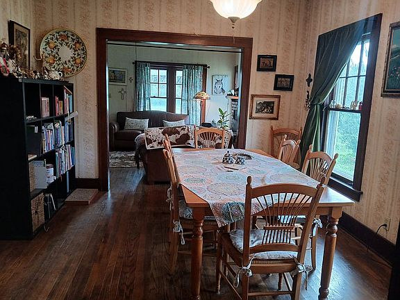 3rd image of 7515 Edgerton Rd