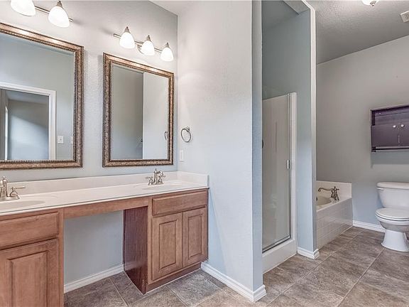 3rd image of 809 Westfield Dr