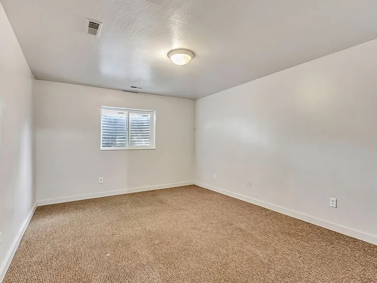 505 E Mansfield Ave — Photo 15