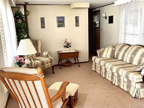 5th image of 1031 Lake Dr