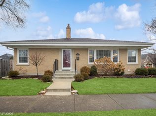 860 S Linden Ave, Elmhurst, IL 60126