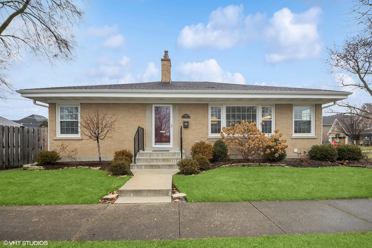 860 S Linden Ave photo 1
