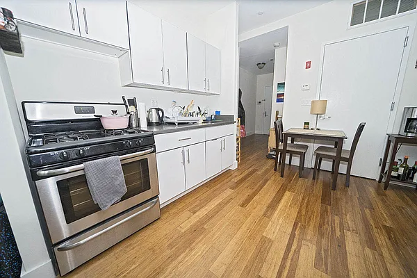 Rented by Level Group | media 27