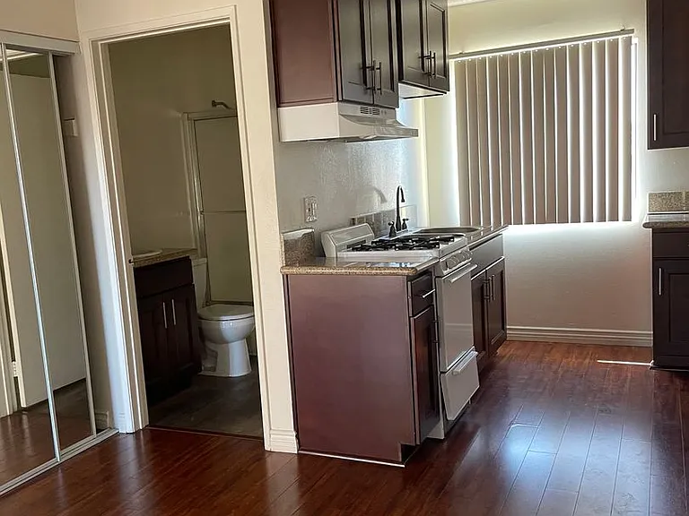 Palmer Apartments — Photo 7