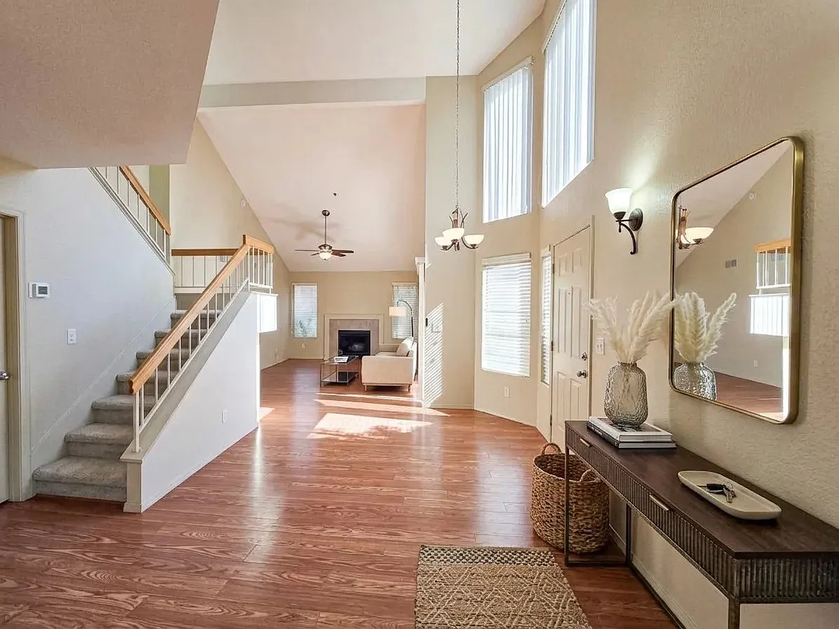 9276 East Sutton Drive — Photo 2