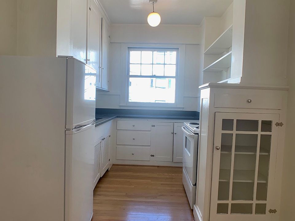 1st image of 2355 Leavenworth St #303