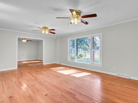 5th image of 139 Pecan Dr