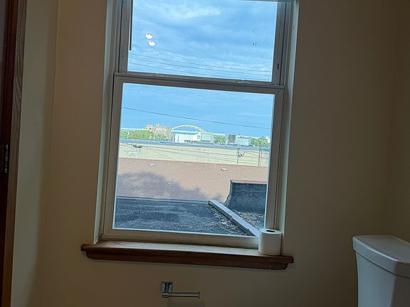 5th image of 606 S 3rd St #608