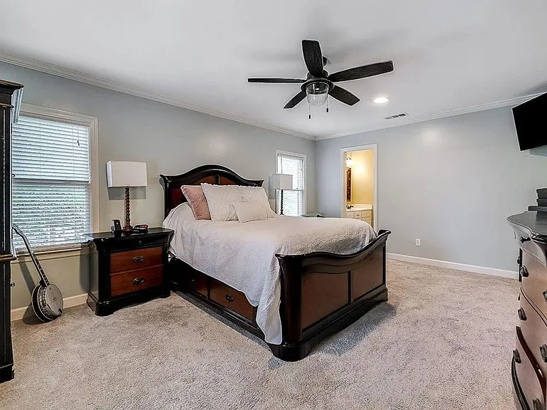 113 Cypress Dr — Photo 18