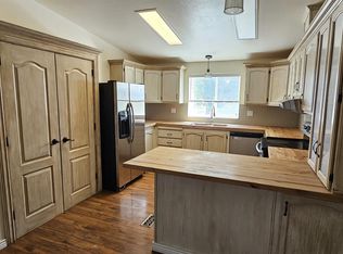 306 Gendron Rd W, Round Mountain, NV 89045