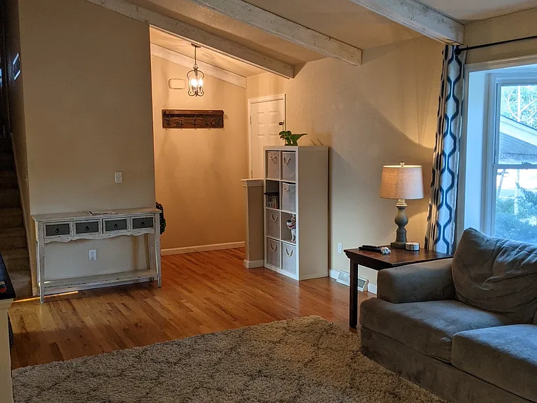 945 Daphne St — Photo 6