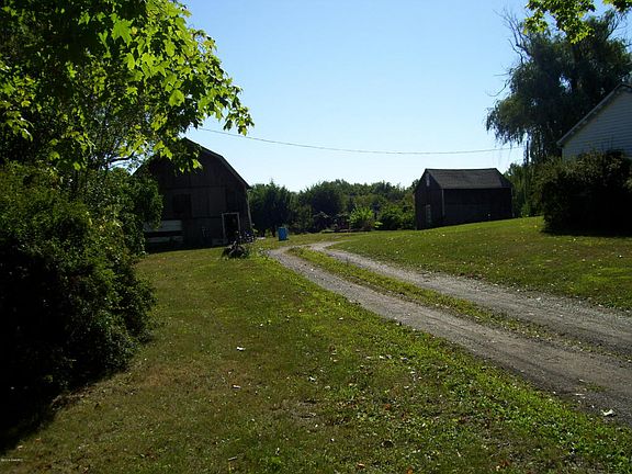 4th image of 4933 Munson Hwy
