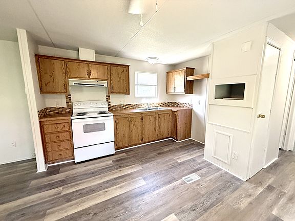 2nd image of 11968 Deerview St