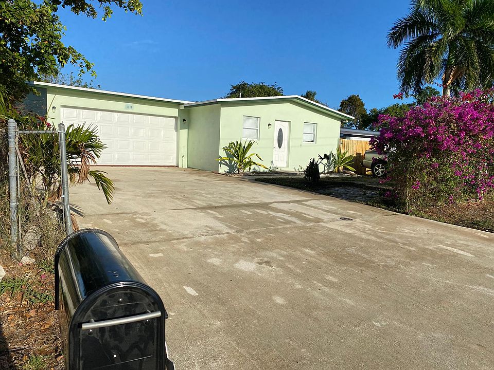 1st image of 3020 E Palm Dr