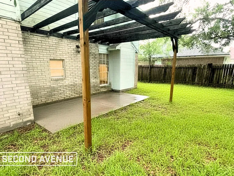 7226 Windwillow Dr — Photo 17