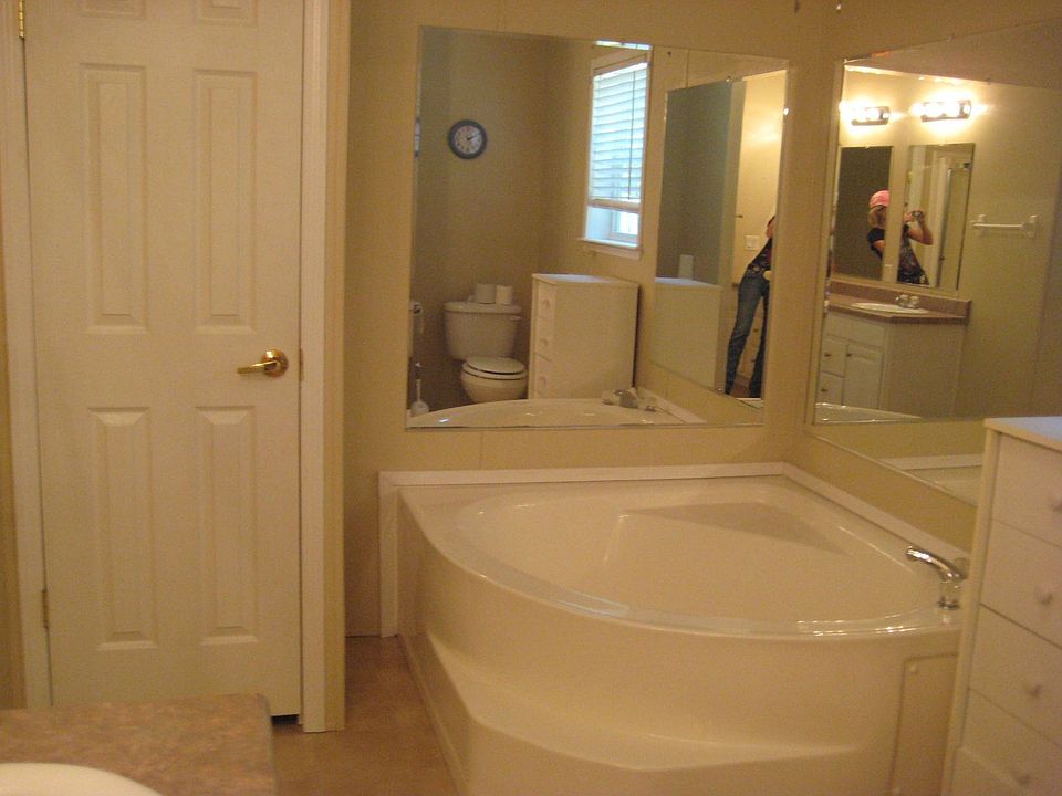 masters bad with seperate shower