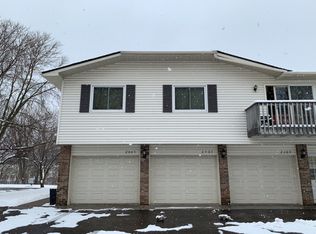 2405 Grenadier Ave N, Oakdale, MN 55128