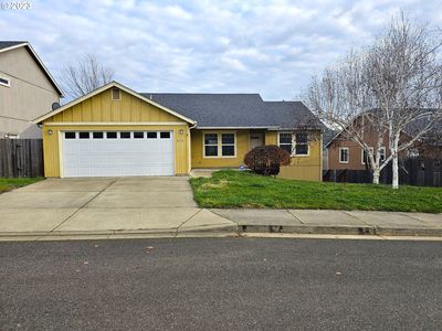 383 Salmon St, Roseburg, OR, 97471