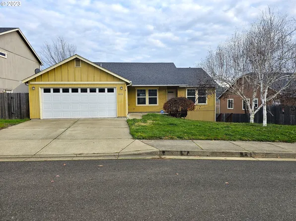 383 Salmon St, Roseburg, OR 97471