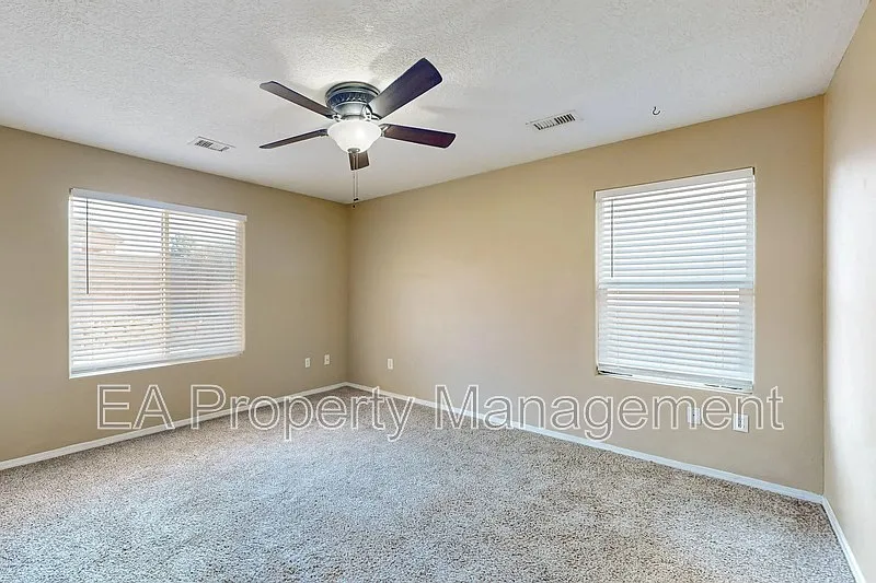3 bed, 2.0 bath, 1475 sqft, $1,945 — Photo 3