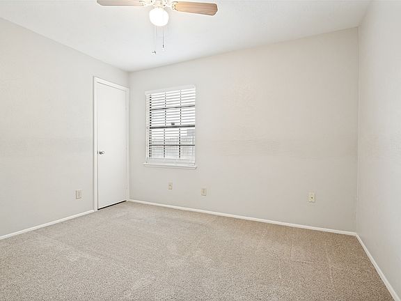 2nd image of 450 Weaver St
