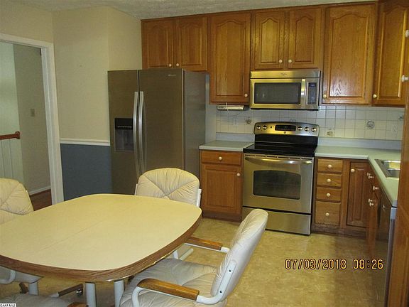 5th image of 27 Brighton Ct