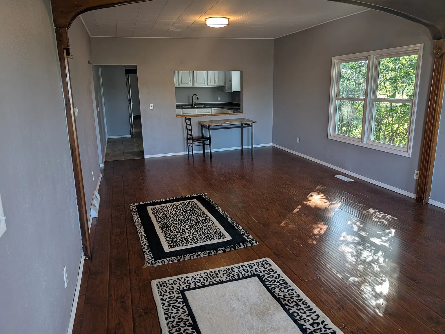 2 bed, 1250 sqft, $1,600 — Photo 2