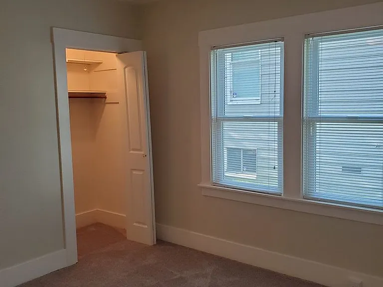 933 Delaware St — Photo 13
