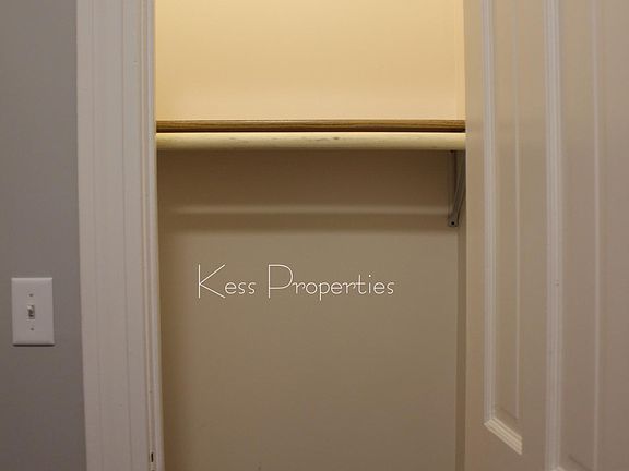 4th image of 1911 N Keeler Ave #1