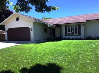 5215 67th St, Kenosha, WI 53142