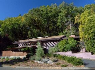 5 Highland Dr, Ukiah, CA 95482