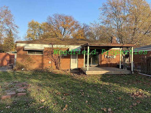 3rd image of 27271 Pembroke Dr