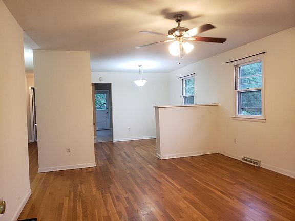 2nd image of 611 Balboa Ave