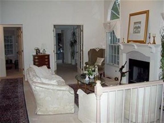 5th image of 401 Bounty Way