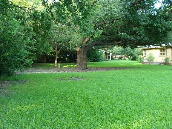 3rd image of 3724 Labadie Dr
