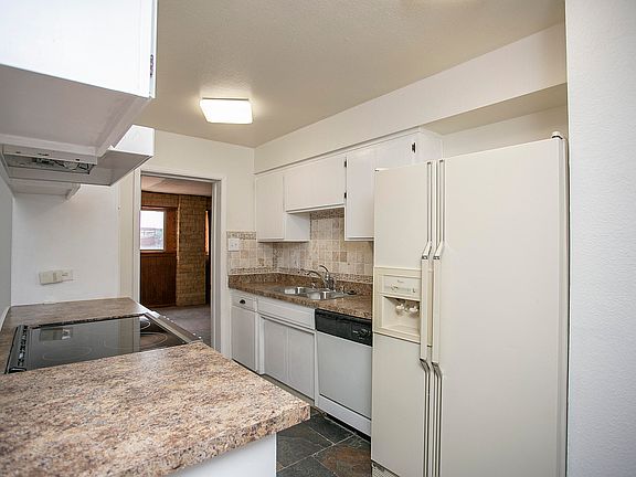 3rd image of 422 W Hermosa Dr