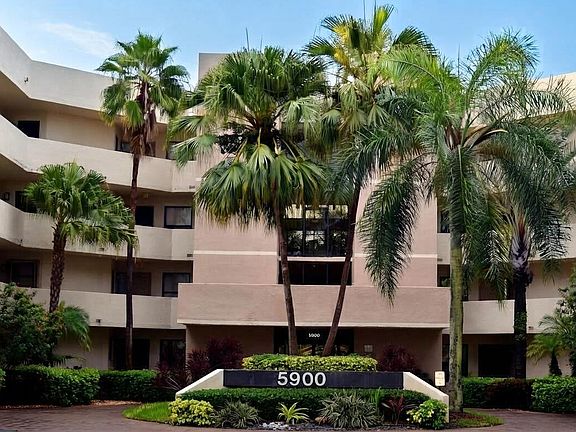 2nd image of 5900 Camino Del Sol #302