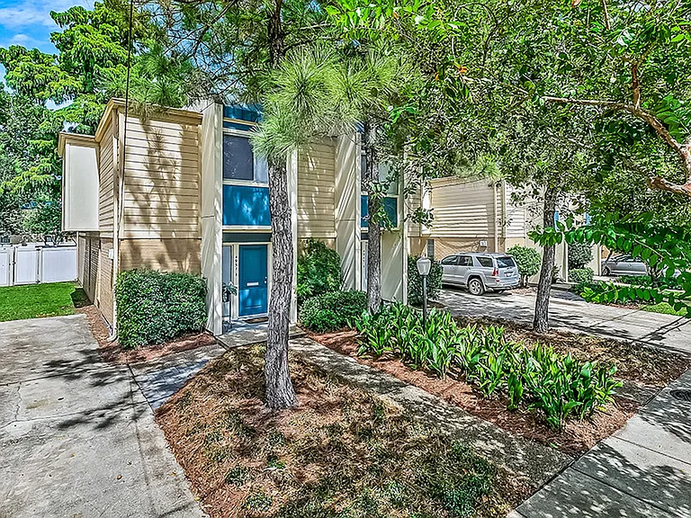 Parktowne — Photo 41