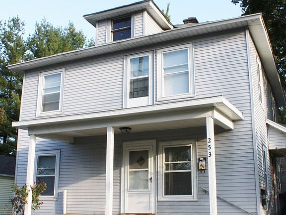 2nd image of 253 Knapp St NE APT 1