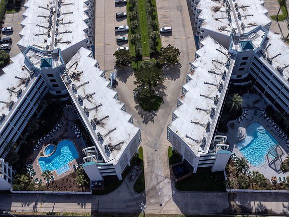 3rd image of 6102 Seawall Blvd #286