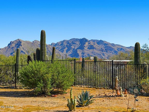 3rd image of 2370 W Bovino Way