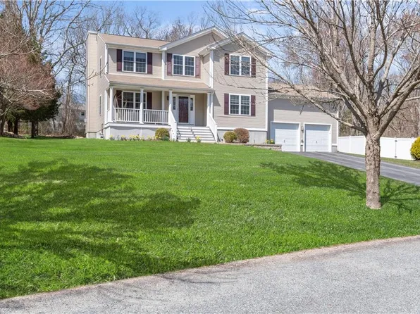128 Birchwood Dr, South Kingstown, RI 02879