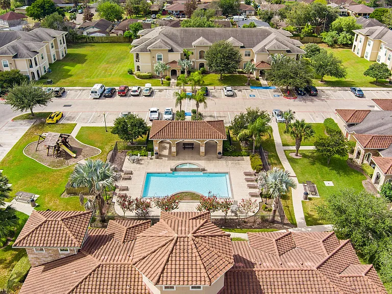 Bowie Garden — Photo 5