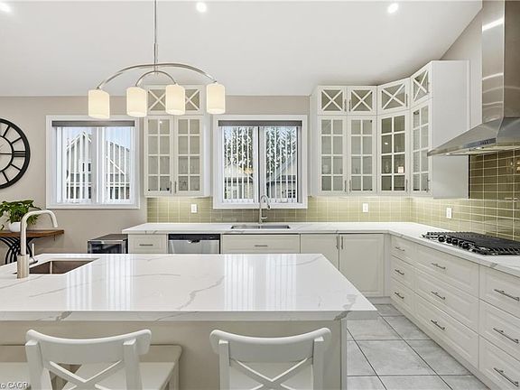 5th image of 80 New Lakeshore Rd #30