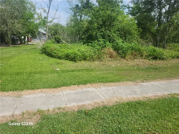 W 5th St, La Place, LA 70068